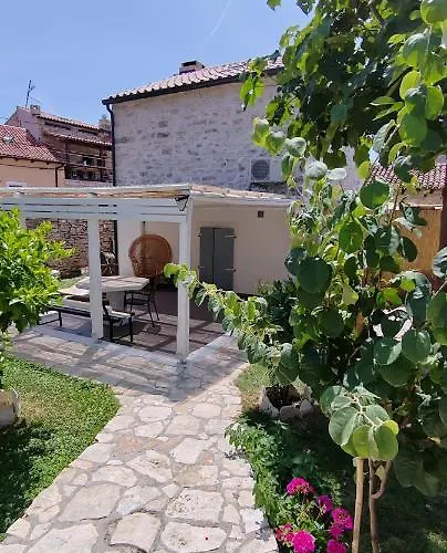 White House Vikendica Galizana