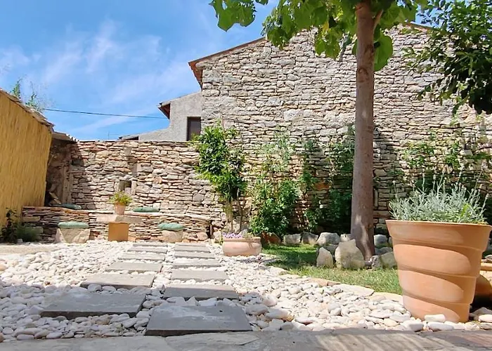 White House Vikendica Galizana