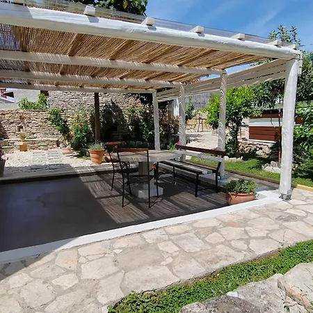 White House 度假居 Galižana